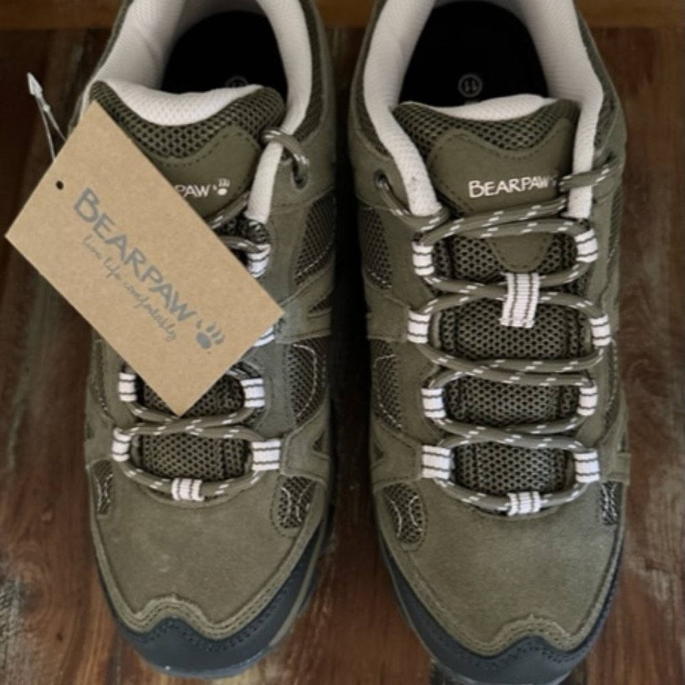 Bearpaw OLYMPUS Trail Shoe Womens Size 11 Brand New Never Worn
